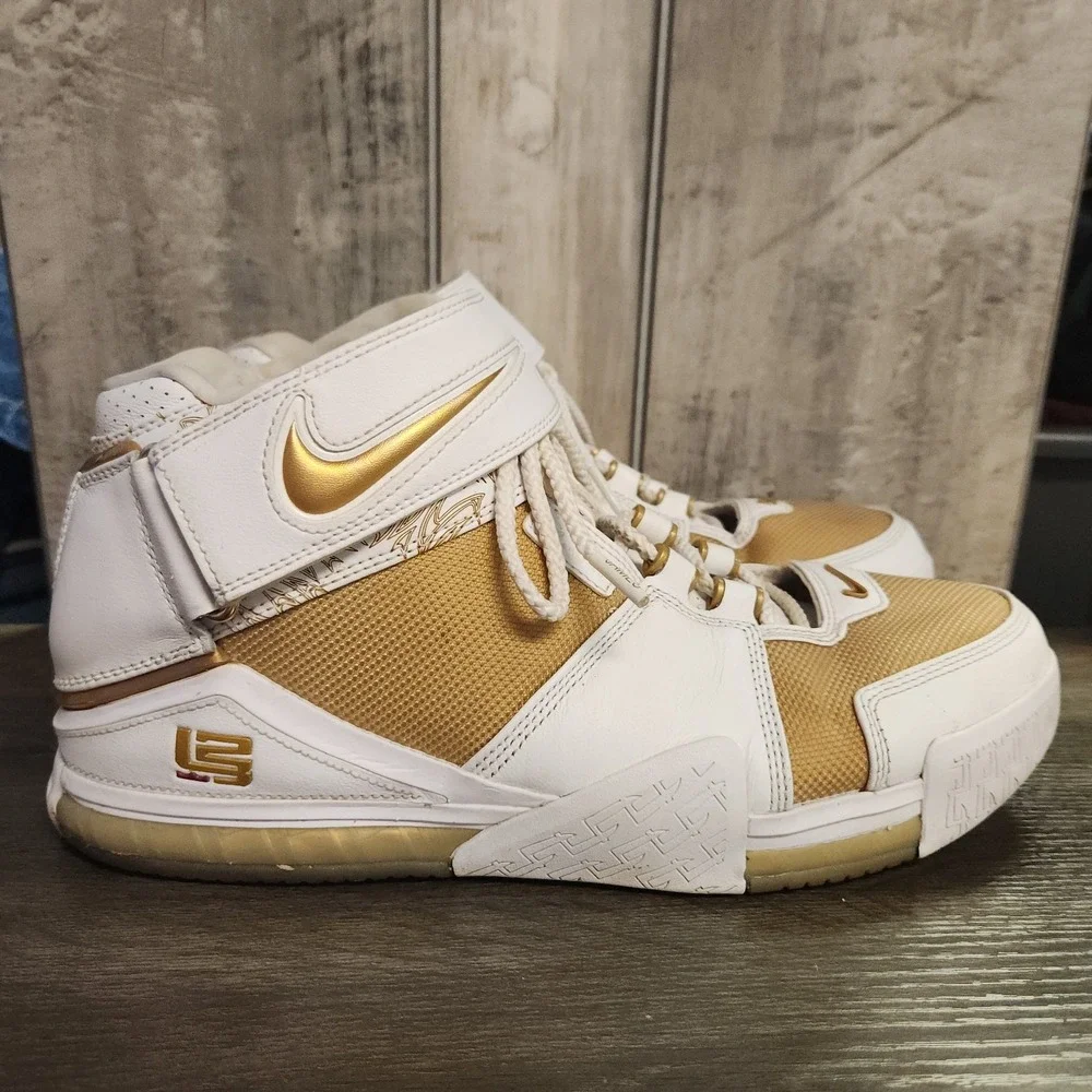 Nike Lebron Zoom 2 II Maccabi Shoes Mens 11 Sneakers White Gold DJ4892-100